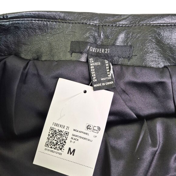 Forever 21Black Faux Leather Mini Skirt Sz Med Lined NWT Whimsygoth Edgy Rocker - Picture 3 of 8
